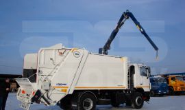 Мусоровоз HIDRO-MAK с КМУ на крыше